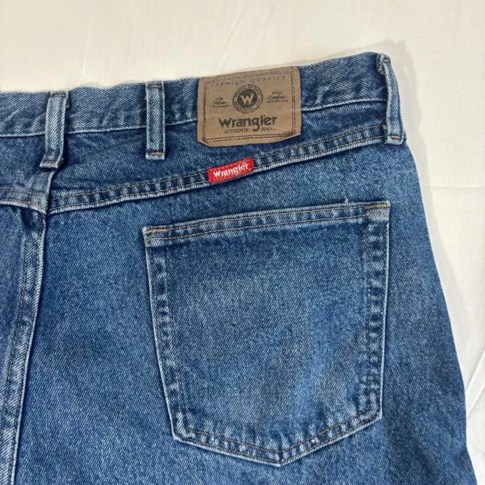 late 2000s wrangler baggy cutoff shorts